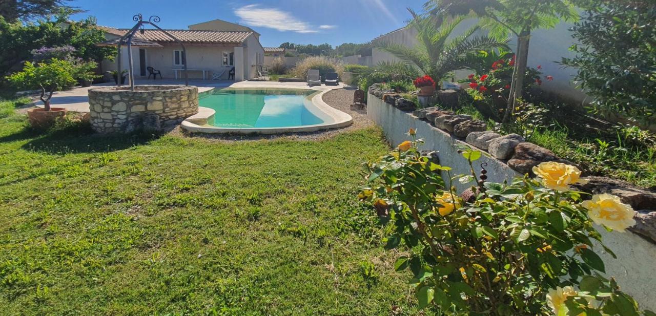 Coquet 2 Pieces Au Calme Avec Piscine Villa Fontvieille Luaran gambar