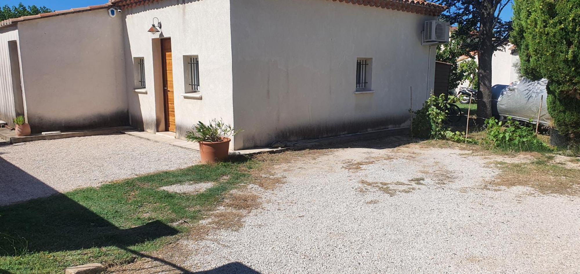 Coquet 2 Pieces Au Calme Avec Piscine Villa Fontvieille Luaran gambar